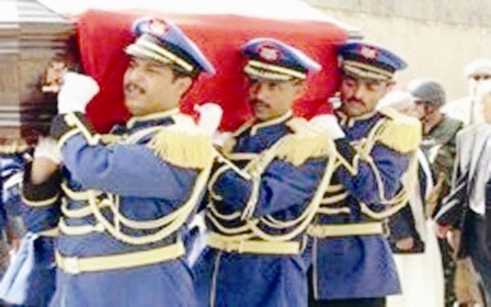 أثناء تشييع جثمان شهيد الواجب الجندي القريطي أمس